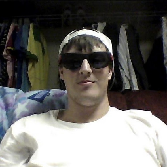 Meet your Posher, Quinn - Picture 1 of 1